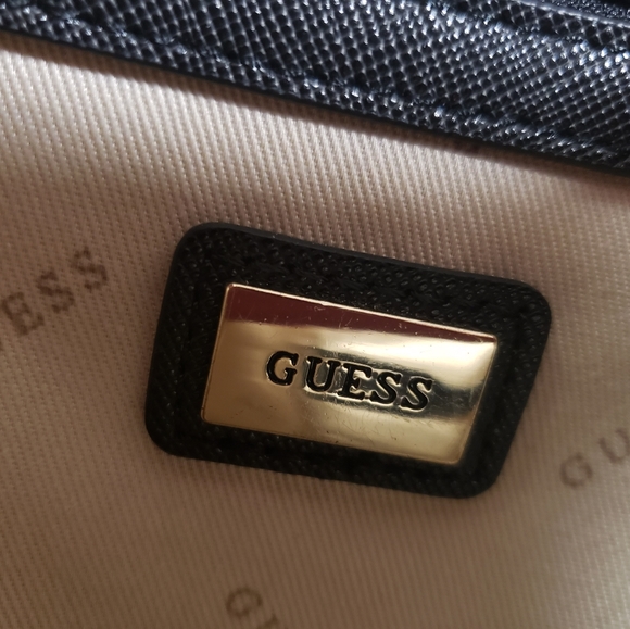 Authentic Guess Shoulder Bag - Picture 4 of 8